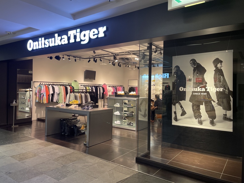 Onitsuka tiger canal city outlet